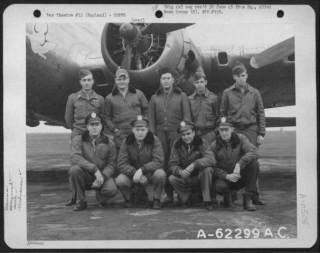 Lt G B shepard and crew 26-3-45.jpg
